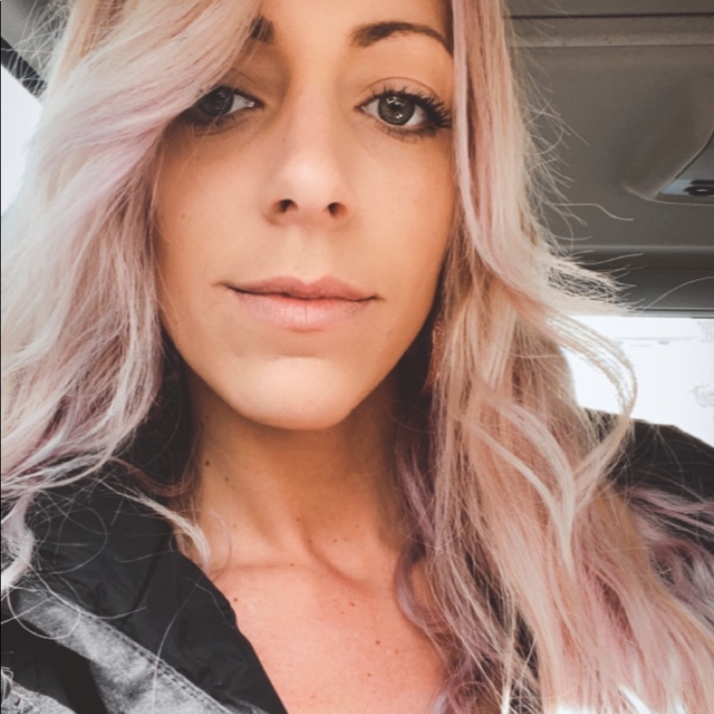 Meet your Posher, Courtney